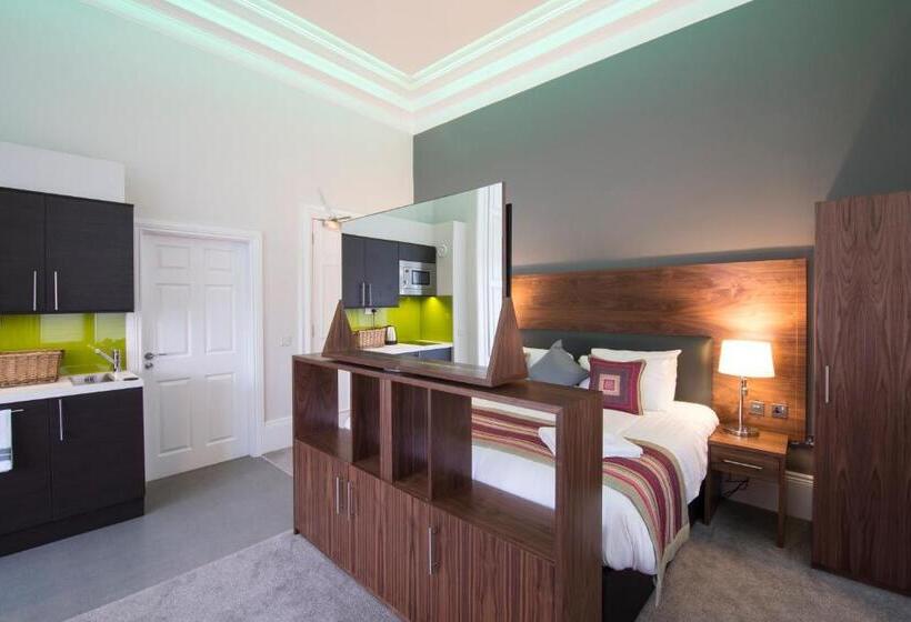 غرفة تنفيذية, Court Residence Apart