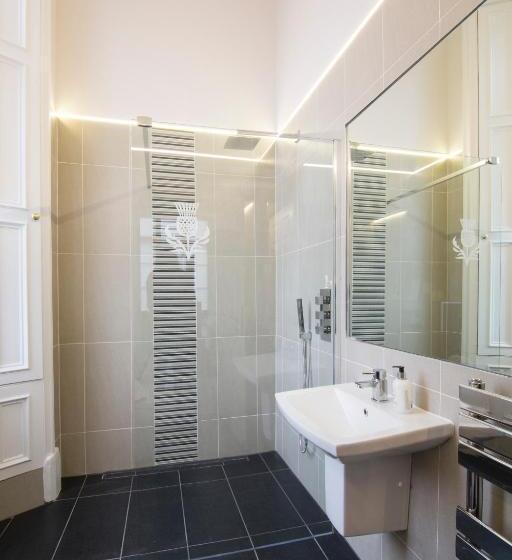 غرفة تنفيذية, Court Residence Apart