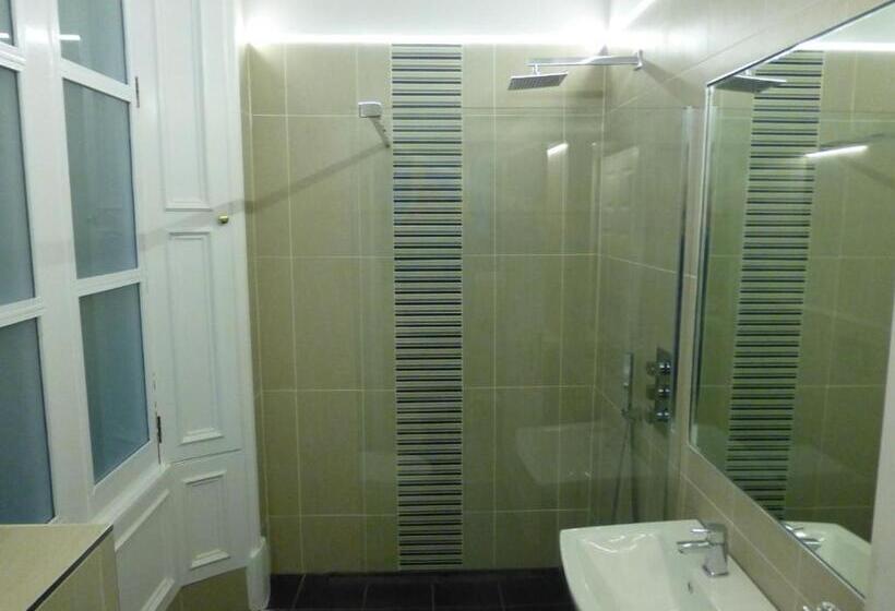 جناح, Court Residence Apart