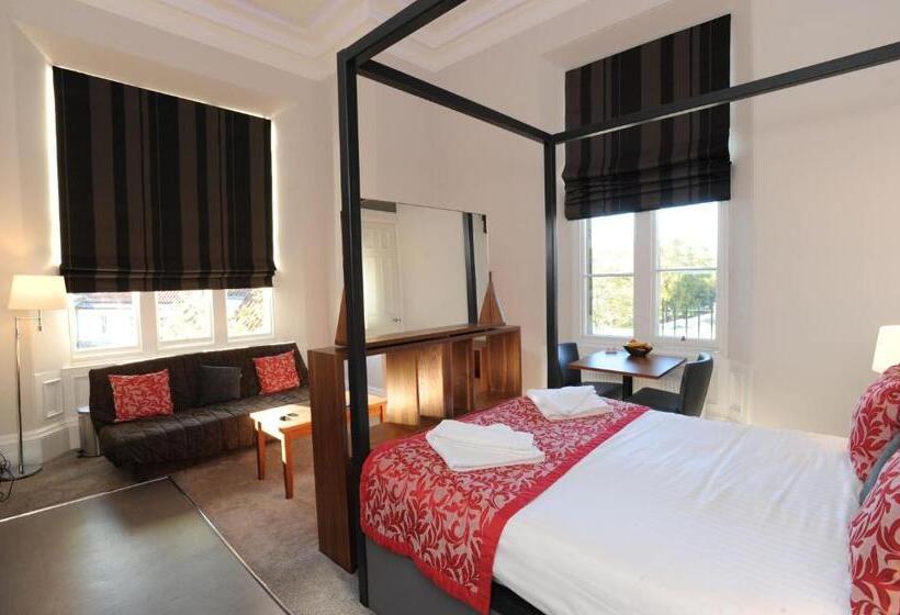 جناح, Court Residence Apart