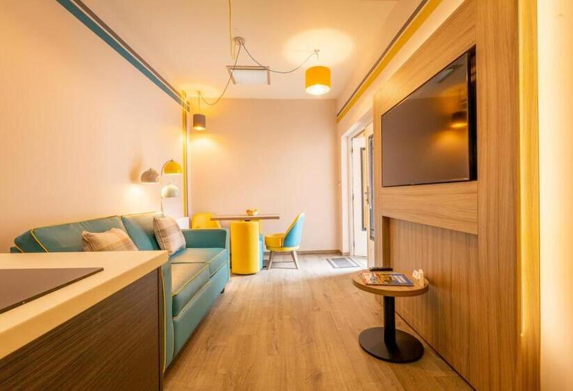 إستوديو قياسى, Court Residence Apart