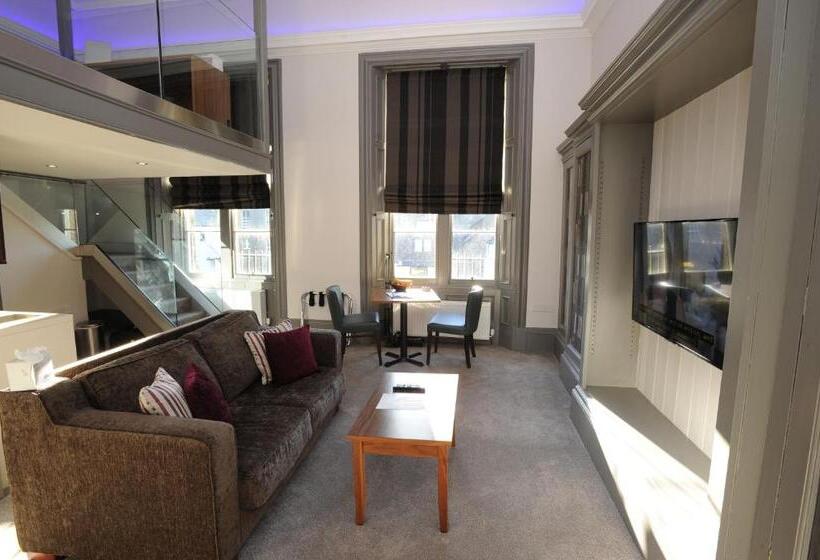 جناح دوبلكس, Court Residence Apart