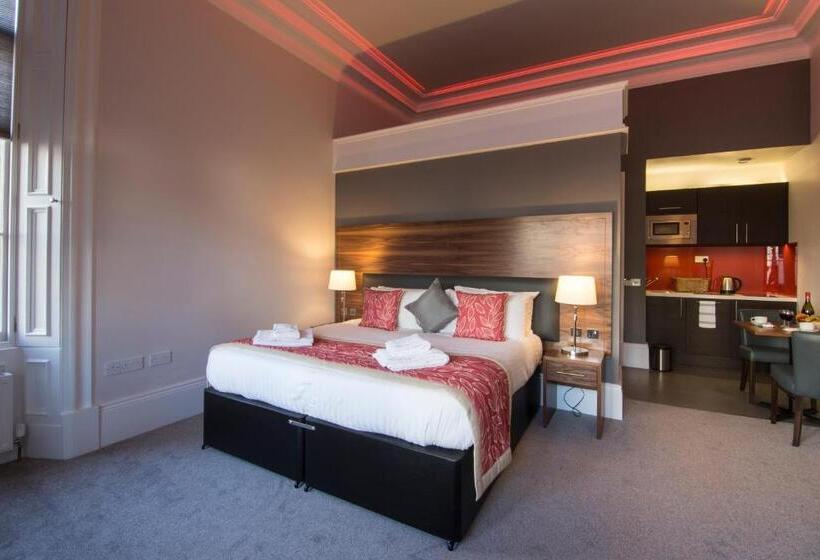 جناح, Court Residence Apart