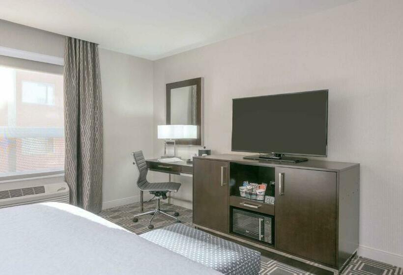 带大床的标准间, Hampton Inn & Suites Worcester