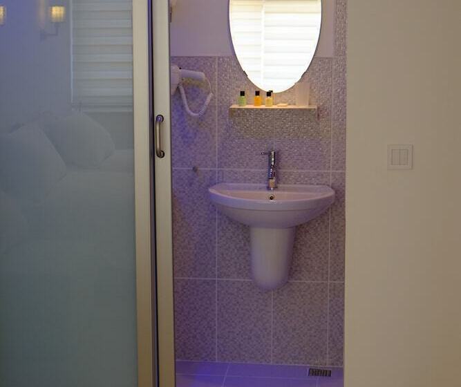 غرفة قياسية, Minu