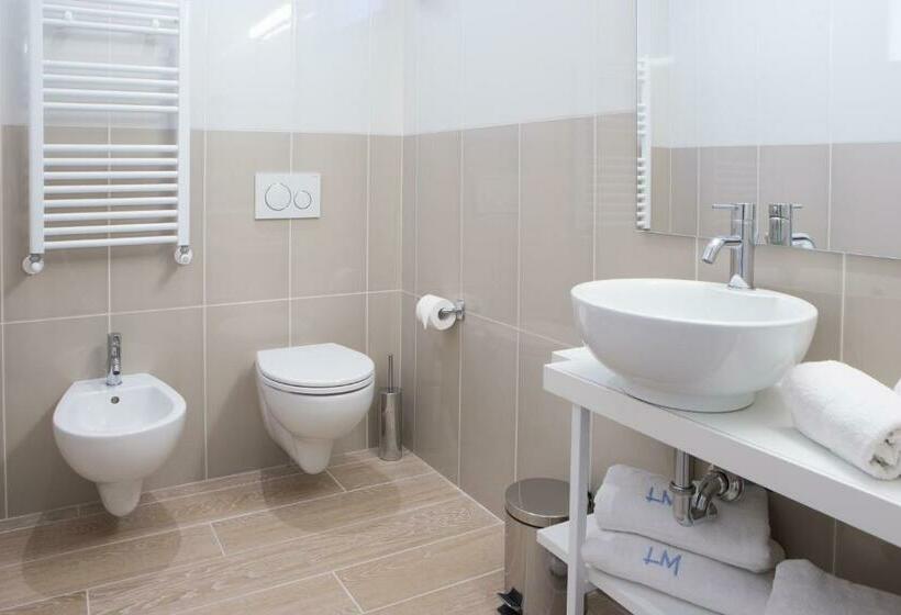 スタンダードルーム, Mediterraneo