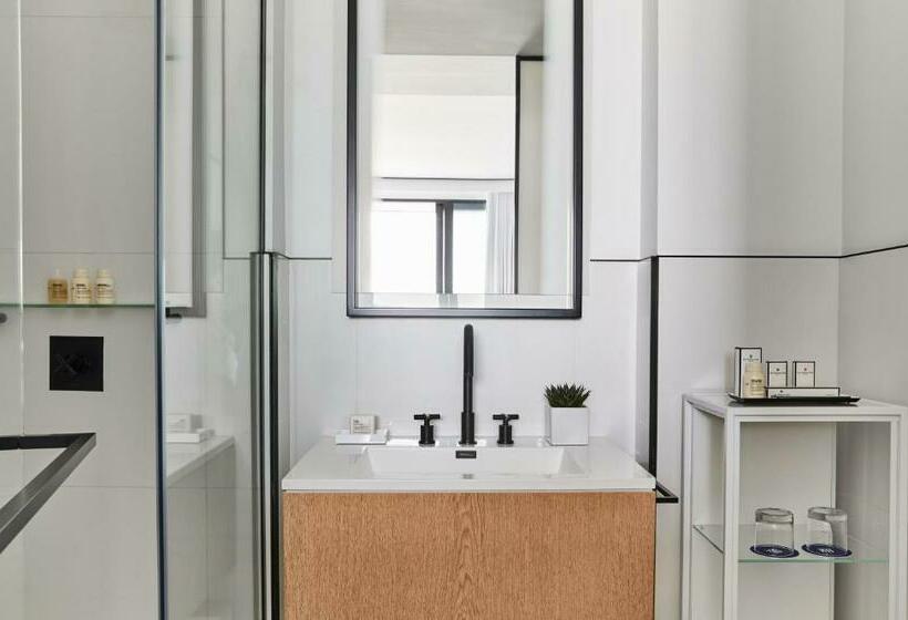 스탠다드 룸 킹사이즈 침대, The William Vale