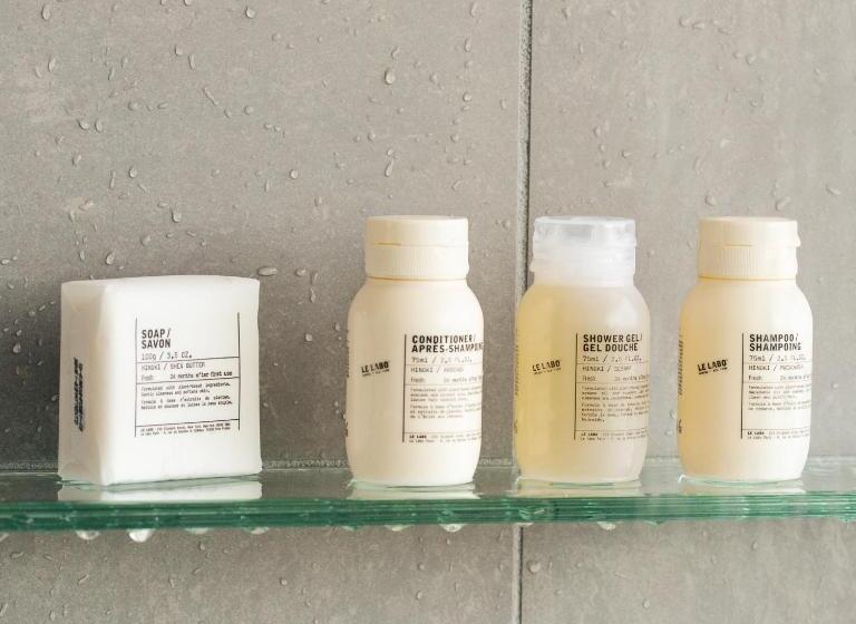 스탠다드 룸 더블 침대 2개, The William Vale