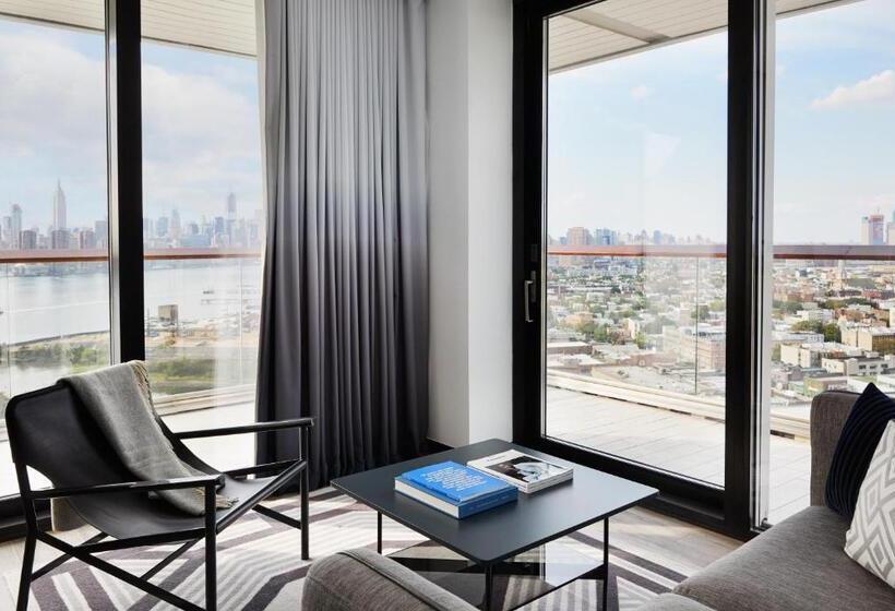 발코니가 있는 스위트, The William Vale