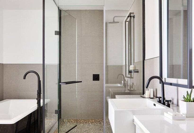 발코니가 있는 스위트, The William Vale