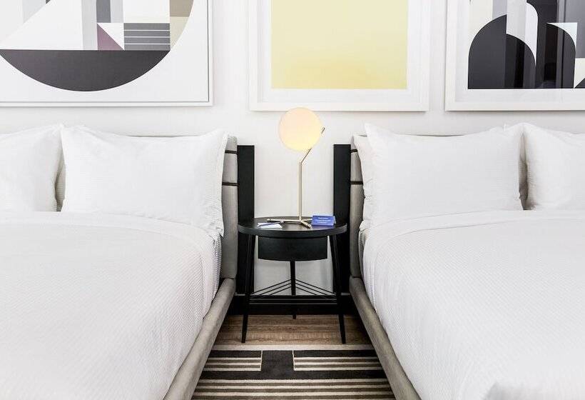 스탠다드 룸 더블 침대 2개, The William Vale