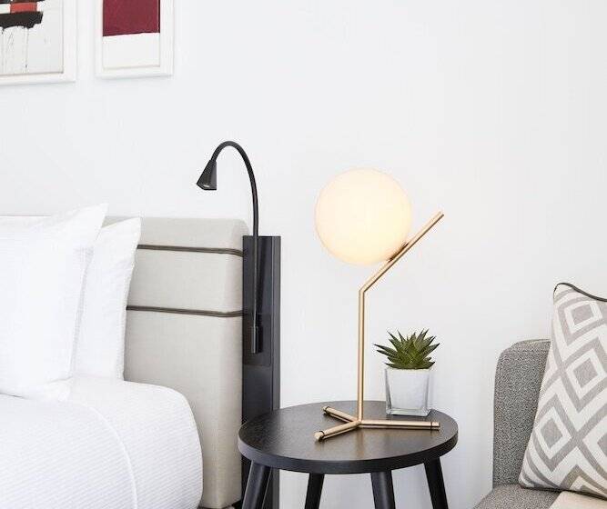 스탠다드 룸 더블 침대, The William Vale