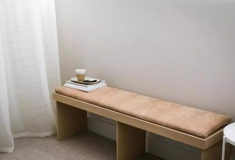 デラックスルーム, Trawool Estate