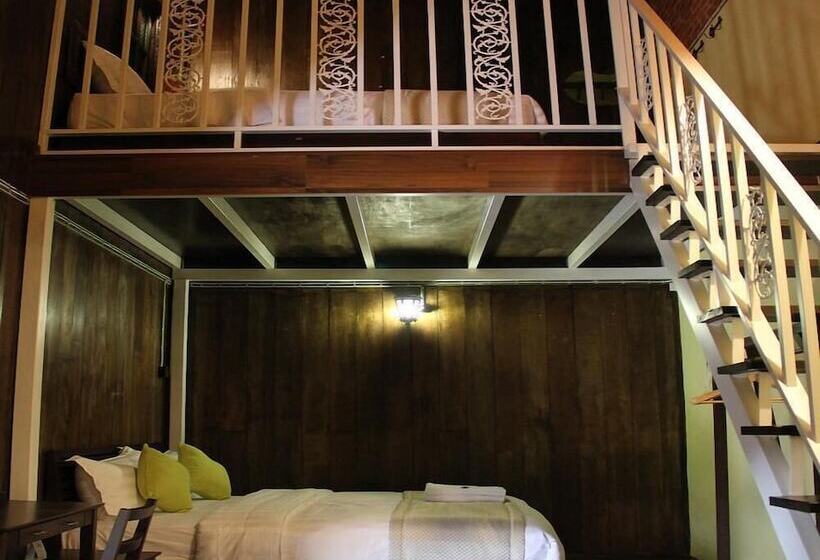 סוויטה משפחתית, Kelantan House