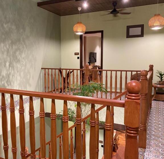 סוויטה עם מרפסת, Kelantan House