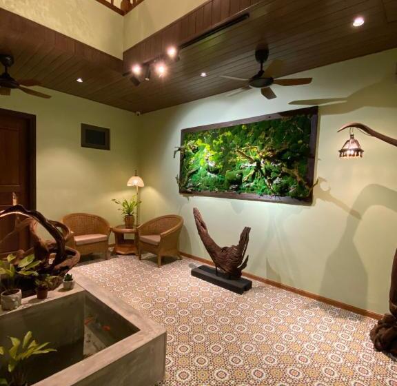 חדר דלוקס, Kelantan House