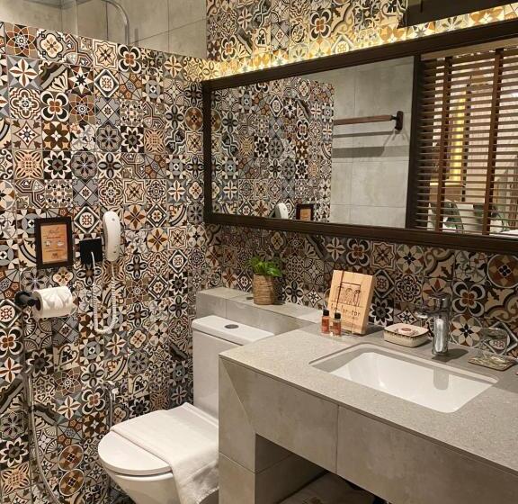 חדר דלוקס, Kelantan House