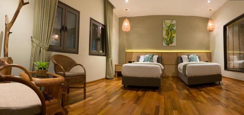 Номер Deluxe, Kelantan House