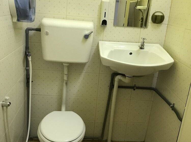 חדר דלוקס, Rasa Motel