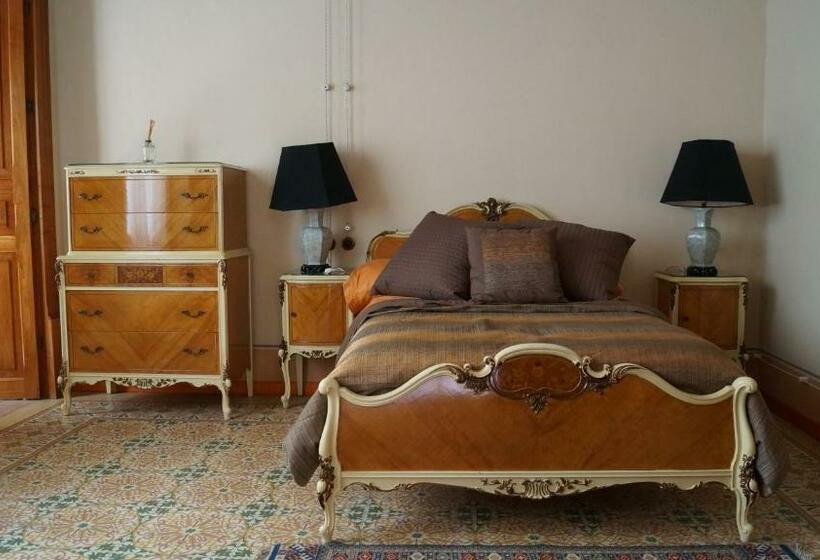 سوییت جونیور, Azcami Boutique