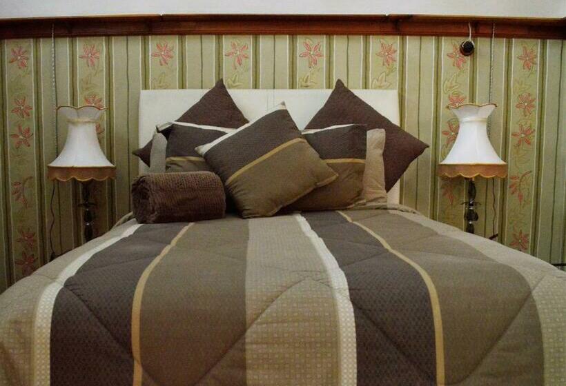 سوییت, Azcami Boutique