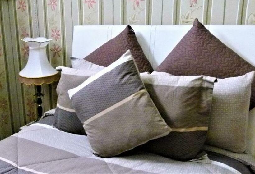 سوییت, Azcami Boutique