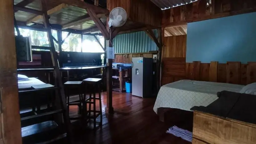 اتاق خانوادگی, Flutterby House Hostel
