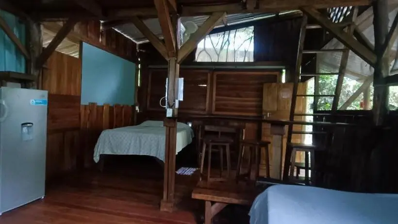 اتاق خانوادگی, Flutterby House Hostel