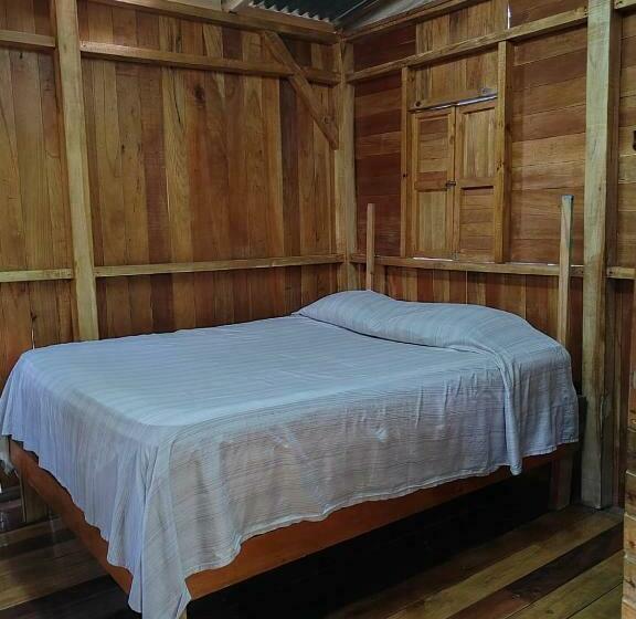 Quarto Economy, Flutterby House Hostel