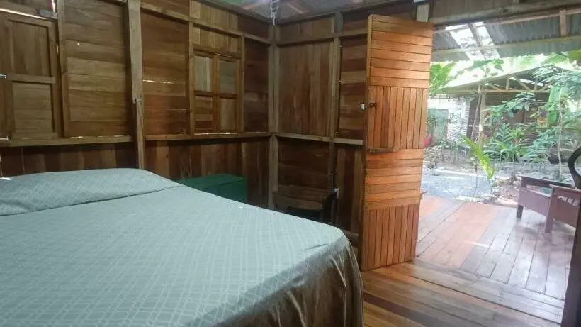 اتاق اکونومی, Flutterby House Hostel