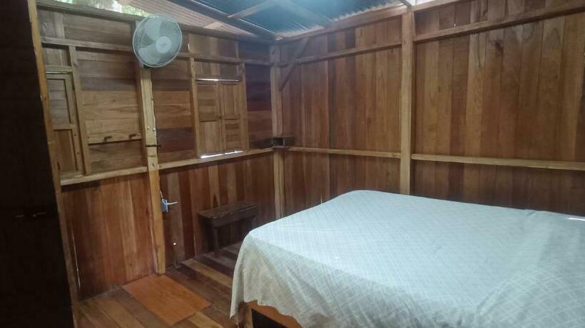 Quarto quádruplo Económico Casa de banho partilhada, Flutterby House Hostel