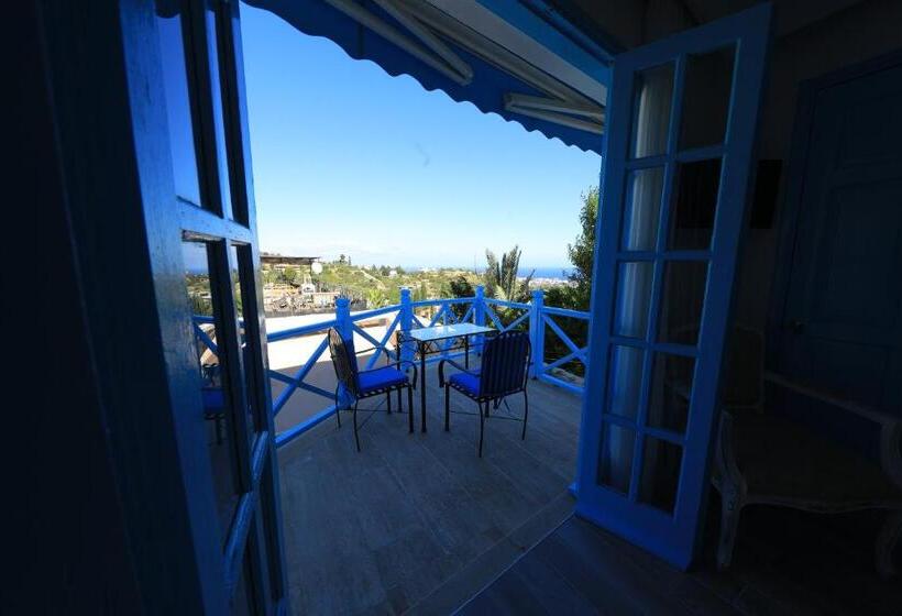 جناح جونيور, Bellapais Abbey Boutique