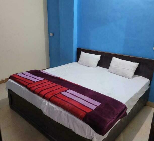 Трехместный Номер Классика, Oyo Flagship 81126  Lime Tree Residency