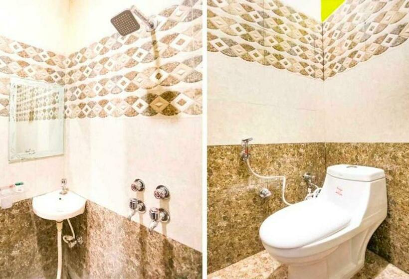 Трехместный Номер Классика, Oyo Flagship 81126  Lime Tree Residency