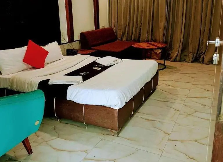 デラックスルーム, Fabhotel Prime Welcome Palace Inside Chandni Chowk Complex