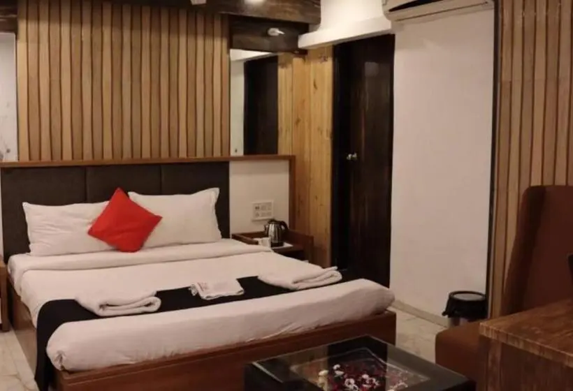 デラックスルーム, Fabhotel Prime Welcome Palace Inside Chandni Chowk Complex