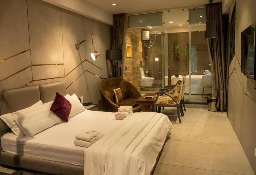 带按摩浴盆的套房, Fabhotel Prime Welcome Palace