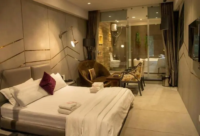ハイドロマッサージバス付きスイート, Fabhotel Prime Welcome Palace Inside Chandni Chowk Complex
