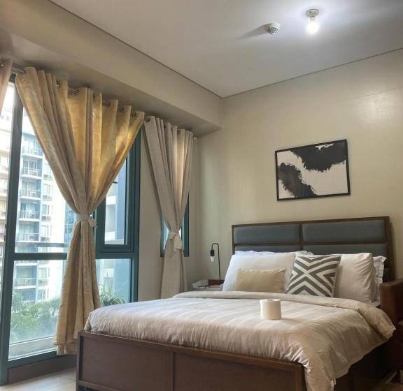 آپارتمان 1 خوابه با بالکن, Near Airport Condotel