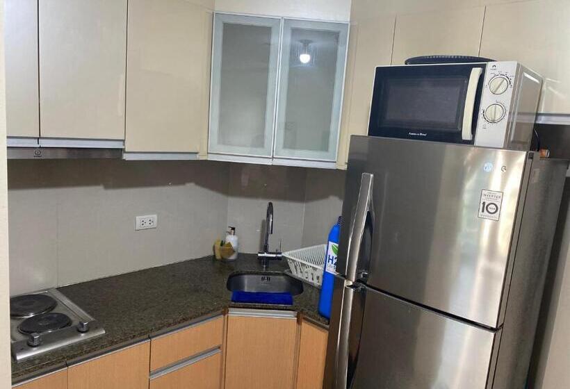 آپارتمان 1 خوابه با بالکن, Near Airport Condotel