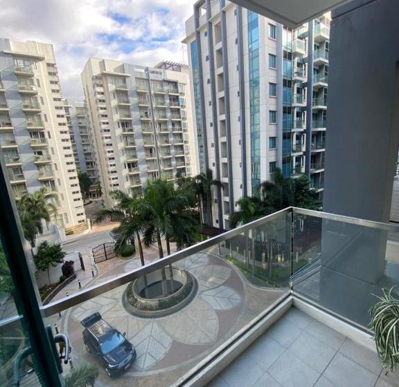 آپارتمان 1 خوابه با بالکن, Near Airport Condotel