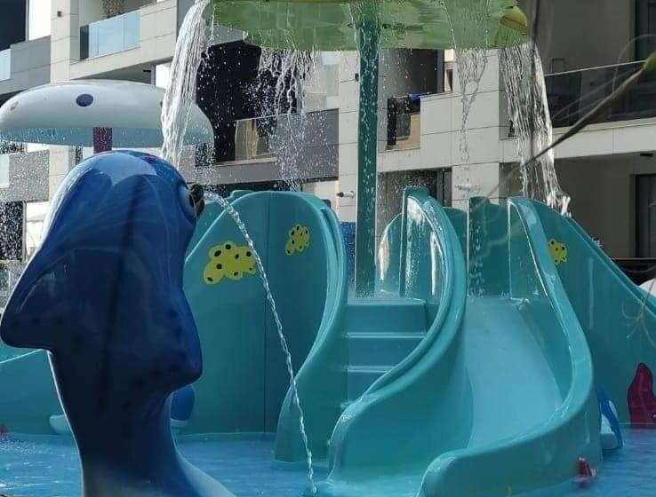 디럭스 스튜디오, Studio Maritime