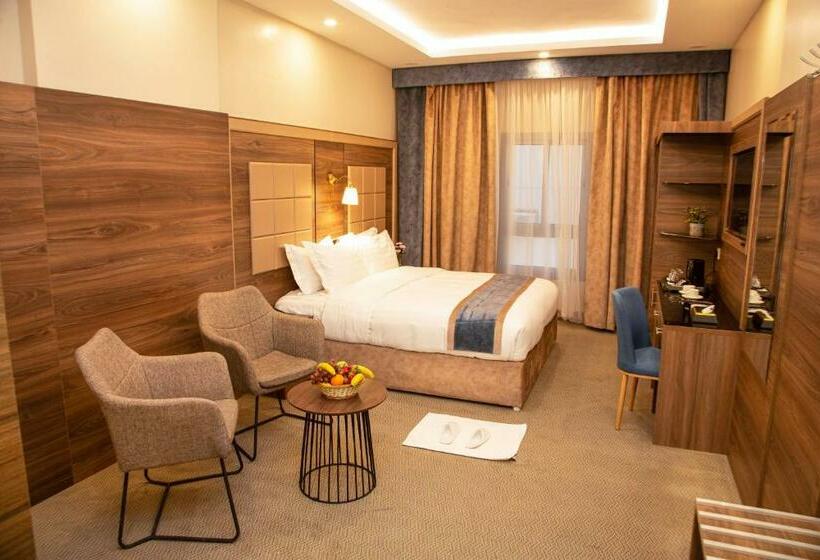 带大床的豪华间, فندق فيردان