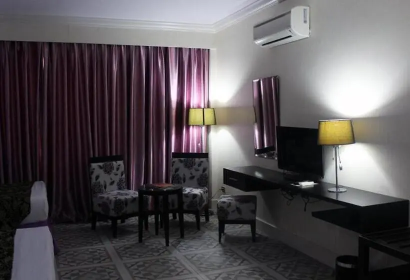 سوییت جونیور, Fiesta Garden Hotel By Sms Hospitality