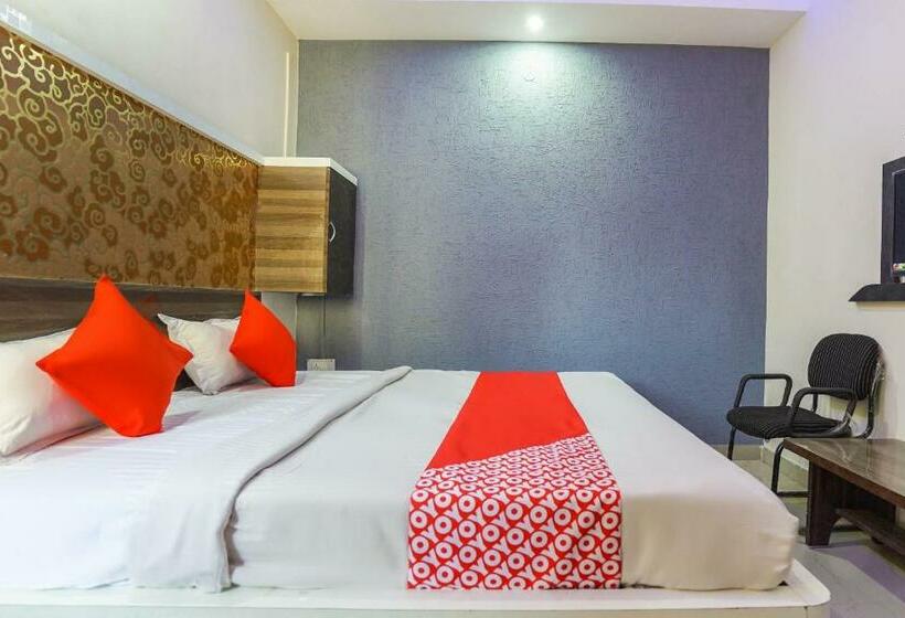 Quarto Triplo Clássico, Flagship Aashirwad Guest House