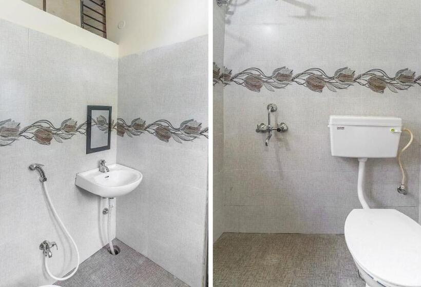 Quarto Triplo Clássico, Flagship Aashirwad Guest House