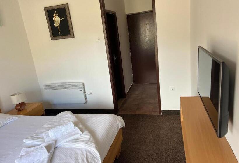 اتاق استاندارد با بالکن, Jazina