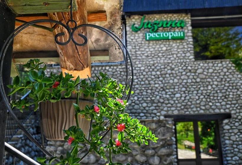 اتاق استاندارد با تراس, Jazina