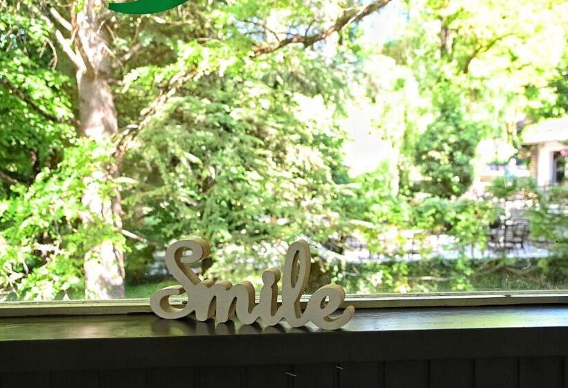 اتاق استاندارد با بالکن, Jazina