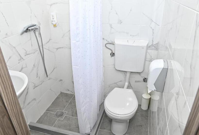 اتاق استاندارد با تراس, Jazina